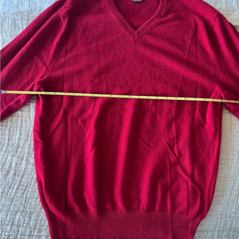 Daniel Cremieux Signature Collection Red Cashmere V-Neck Sweater | Size Large